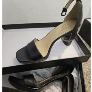 Brand New! $60 Vera Dress Sandal - Size 8M